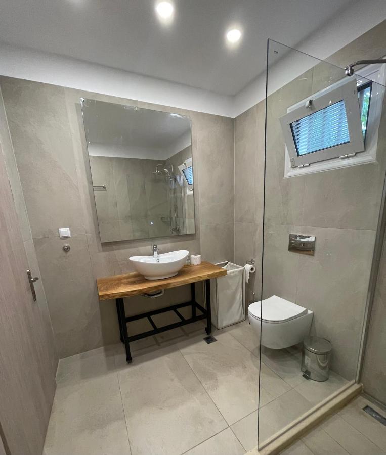 Central Luxury Apartment In Paralia Ofryniou Ofrinion Exterior photo