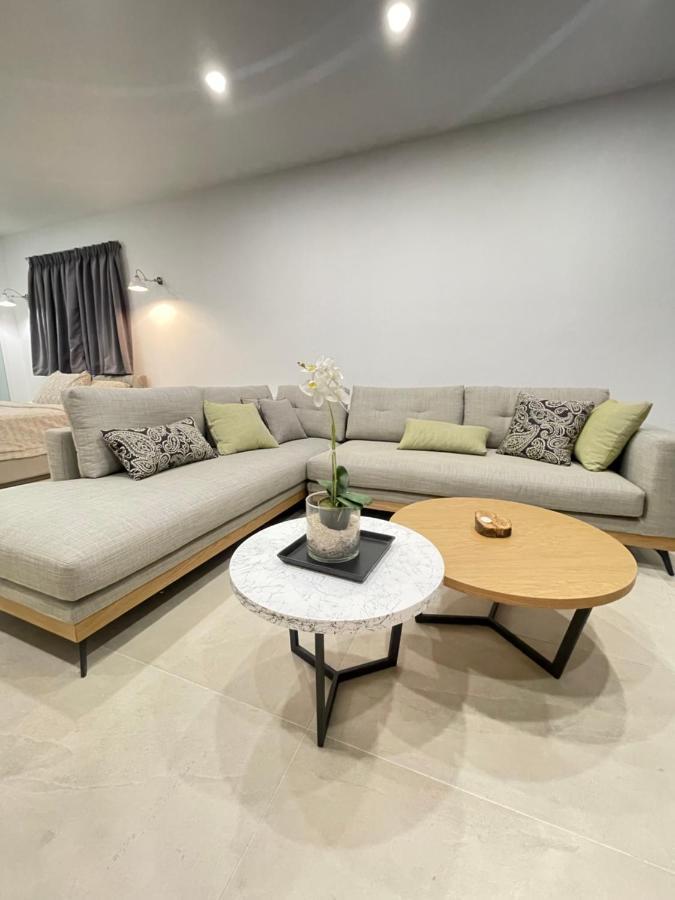 Central Luxury Apartment In Paralia Ofryniou Ofrinion Exterior photo